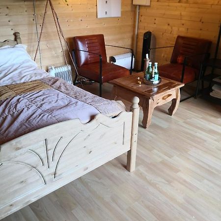 25 Qm Holz Bungalow, Garten-Grill, Gehoben, Optimiert, Massivholzbett Шарбойц Экстерьер фото