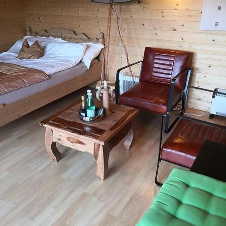 25 Qm Holz Bungalow, Garten-Grill, Gehoben, Optimiert, Massivholzbett Шарбойц Экстерьер фото