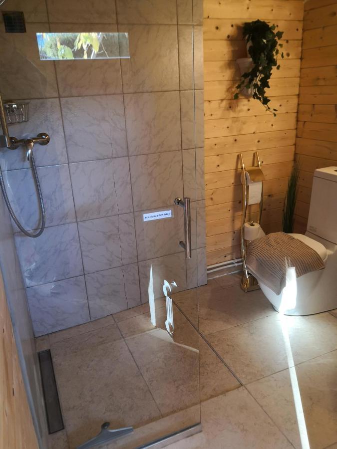 25 Qm Holz Bungalow, Garten-Grill, Gehoben, Optimiert, Massivholzbett Шарбойц Экстерьер фото