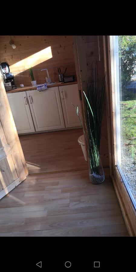 25 Qm Holz Bungalow, Garten-Grill, Gehoben, Optimiert, Massivholzbett Шарбойц Экстерьер фото