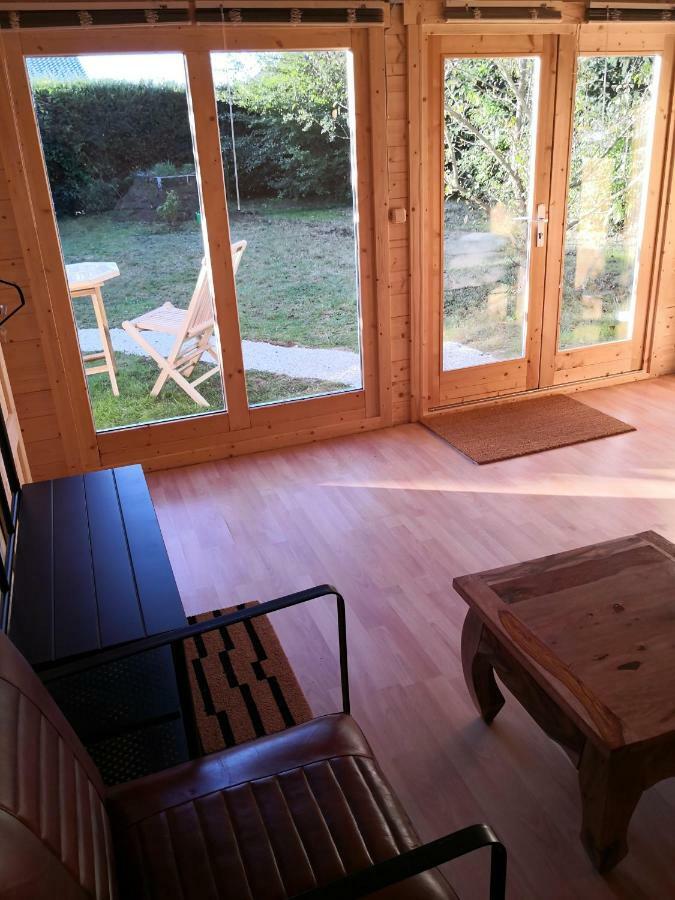 25 Qm Holz Bungalow, Garten-Grill, Gehoben, Optimiert, Massivholzbett Шарбойц Экстерьер фото